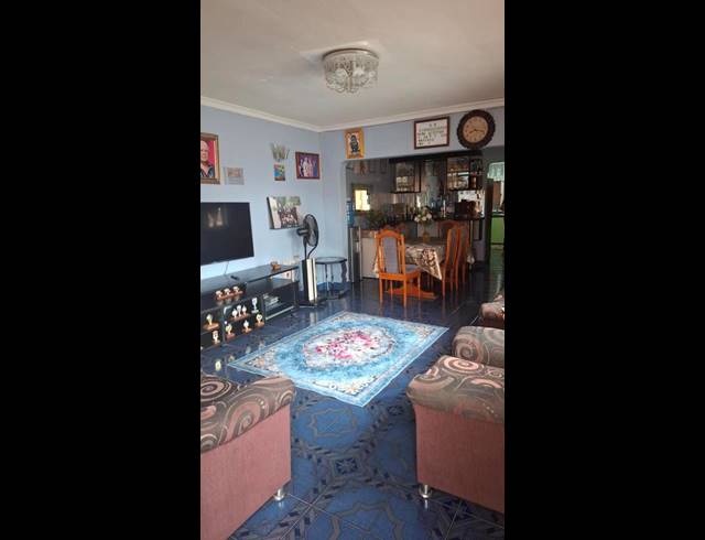 4 BEDROOM HOUSE FOR SALE IN CROSSMOOR